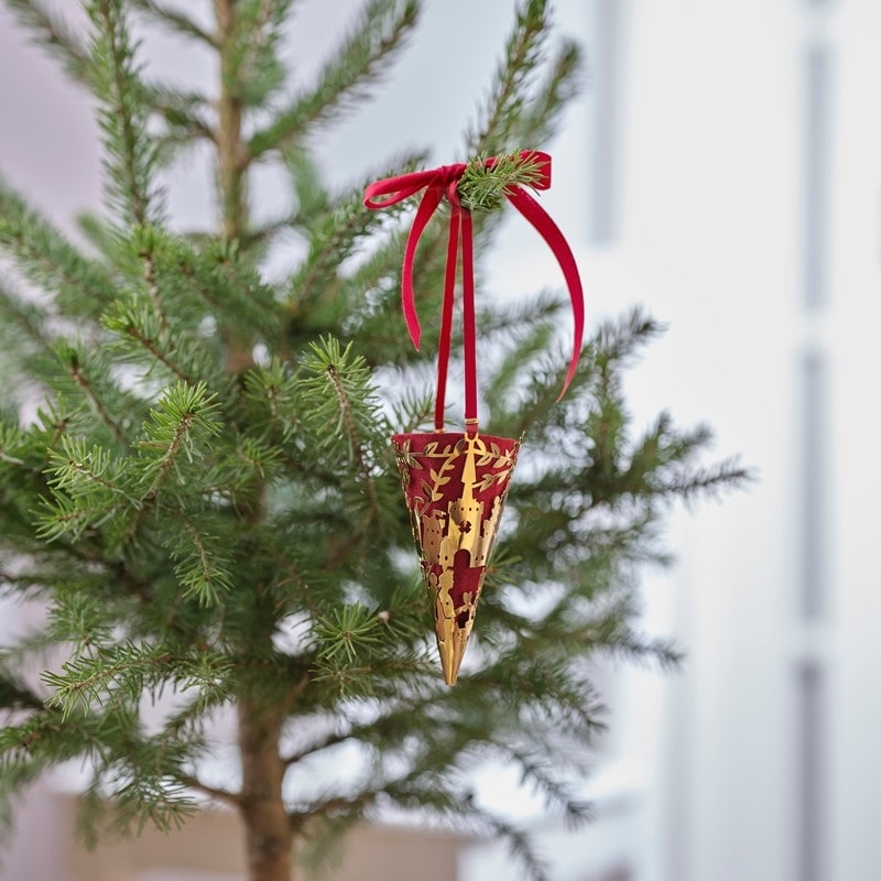 kræmmerhus prydet med Klods Hans og hans trofaste gedebuk